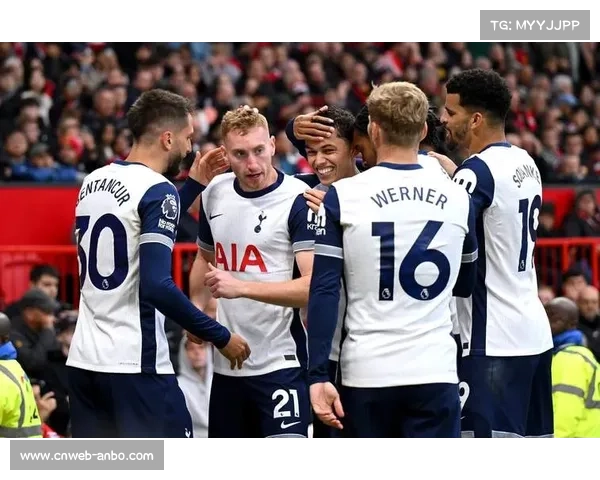 热刺高位逼抢对阵曼城控球，中场争夺定比赛走向