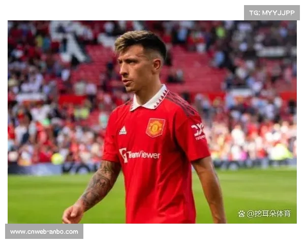 长期伤号回归:曼联官方发布利桑德罗-马丁内斯恢复合练视频,防线出球能力有望增强 长期伤号回归:曼联官方发布利桑德罗-马丁内斯恢复合练视频,防线出球能力有望增强